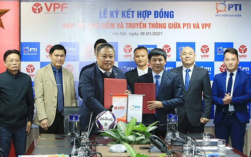 Gần 900 cầu thủ và trọng tài Việt tiếp tục được trang bị bảo hiểm
