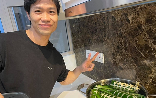 Công Phượng bị fan chê tơi bời vì luộc bánh tét bằng bếp từ