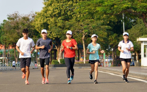 Tiền Phong Marathon 2021: Nhà vô địch Hoàng Nguyên Thanh ấn tượng với vùng đất Pleiku