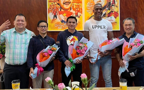 HLV Kiatisuk đặt mục tiêu vô địch V League 2022 với HAGL