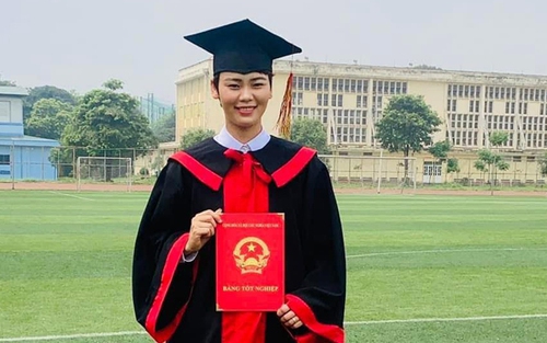 ‘Sát thủ’ tuyển nữ Việt Nam tốt nghiệp Đại học loại giỏi