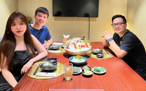 Bạn gái Hoàng Đức ra Hà Nội thăm người yêu