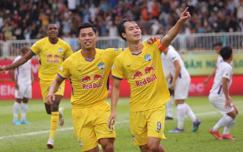 Lộ lý do Văn Toàn trở thành cầu thủ xuất sắc nhất tháng 7
