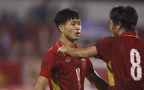 U22 Việt Nam... đấm vào bị bông