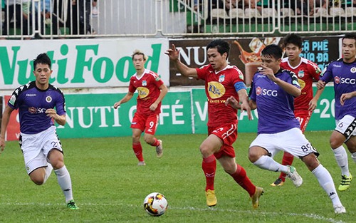 HLV HAGL trần tình về ‘hàng thủ tệ nhất Nuti Cafe V-League 2018’