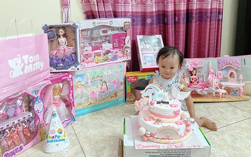 Quế Ngọc Hải ‘chơi ác’ với con gái rượu trong ngày sinh nhật