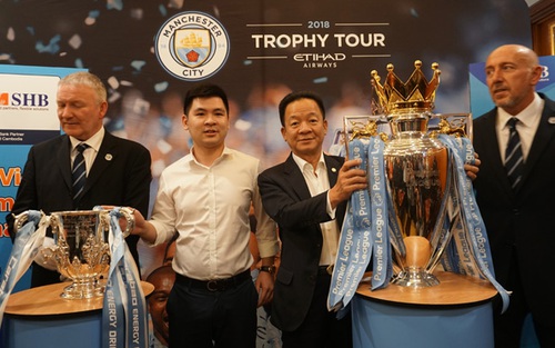 Man City đưa bộ đôi Cúp vô địch đến Hà Nội