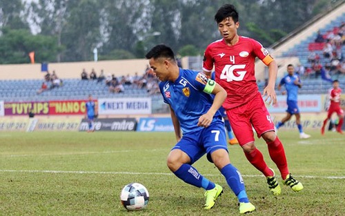 Bùi Tiến Dũng đá hỏng penalty ở ‘trận đấu 10 phút’