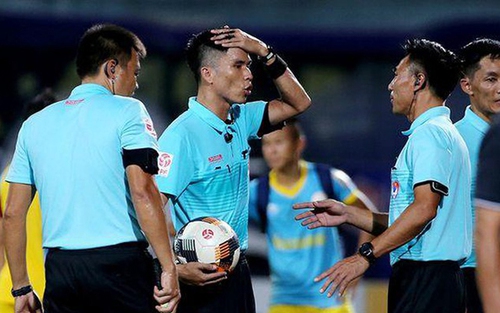 Trọng tài đang chịu kỷ luật ở V League lại bị tố ở giải U13 QG