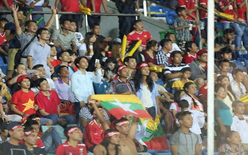 Vào bán kết, U18 Myanmar ăn mừng như vô địch