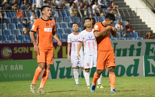 Đức Chinh lại gây cười với phong cách 'lầy lội'