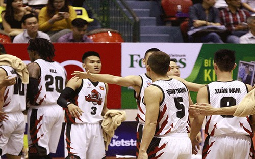 VBA 2017: Hochiminh City Wings thất thủ trước Thang Long Warriors trên sân nhà