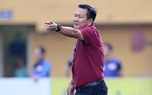 Giải mã nghịch lý CĐV của đội đầu bảng V-League 2017