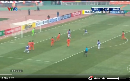 VIDEO: Văn Quyết volley tung lưới Sơn Đông, kết thúc gọn gàng pha phối hợp như mơ của Hà Nội