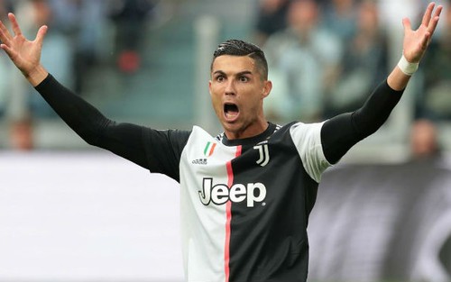 Tin bóng đá MU 1/4: MU có cơ hội lớn mua Ronaldo. Sanchez nhận thưởng "khủng"