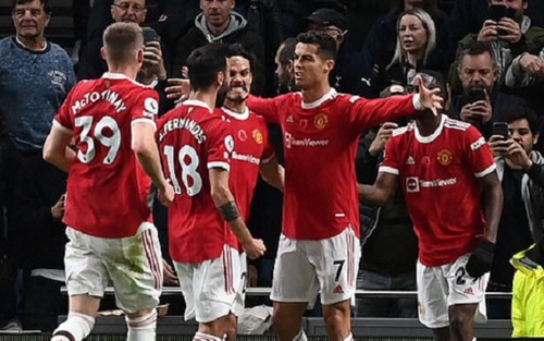 ĐIỂM NHẤN Tottenham 0-3 MU: Solskjaer dũng cảm thay đổi, chiến thắng của Ronaldo