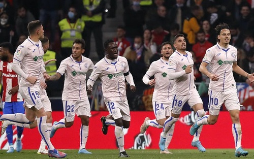 Soi kèo nhà cái Celta Vigo vs Elche. Nhận định, dự đoán bóng đá La Liga (00h30, 16/5)