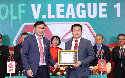 Chủ tịch HĐQT Trần Hoàn: 'Sâm Ngọc Linh muốn chung sức phát triển bóng đá Việt Nam"