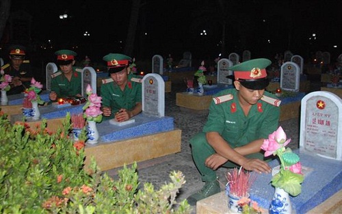 Xúc động chương trình 'Cung đường bất tử' tại Nghĩa trang Liệt sỹ Quốc gia Đường 9