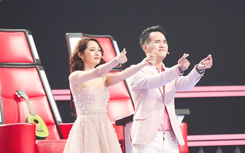 Bật cười trước 'cuộc chiến hình thể' của các HLV 'Giọng hát Việt nhí' vì nút khoá âm ngay trong tập đầu tiên