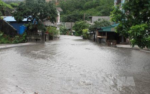XEM VIDEO: Thời tiết ngày càng cực đoan và dị thường