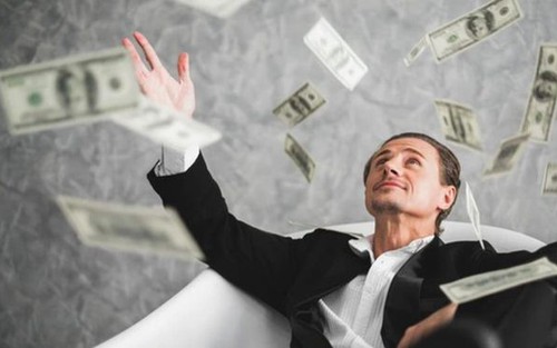 Không chỉ hưởng thụ cuộc sống, người sở hữu trên 20 triệu USD đang dùng tài sản thế nào để "tiền đẻ ra tiền"