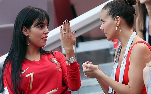 Bạn gái tới sân cổ vũ Cristiano Ronaldo, khoe nhẫn đính hôn