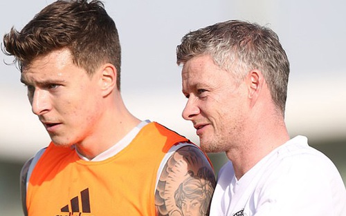 CHUYỂN NHƯỢNG M.U 19/1: Thêm dấu hiệu Solskjaer sẽ là HLV chính thức của M.U. Thierry Henry tới Old Trafford mượn người
