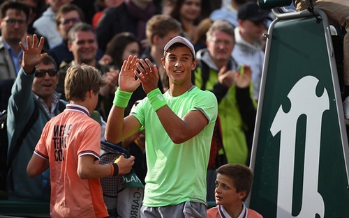 Tay vợt gốc Việt Antoine Hoang hạ người xếp trên gần 100 bậc, giành vé vào vòng 2 Roland Garros