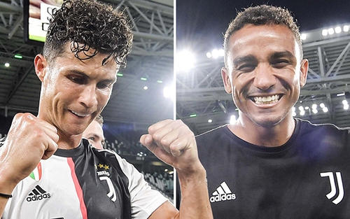 Ronaldo được FIFA tâng bốc, đồng đội ở Juventus phản ứng ra mặt