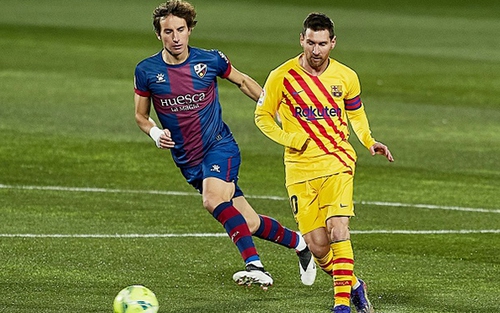 Messi tung cú sút tệ nhất sự nghiệp trước Huesca