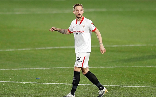 Rakitic không ăn mừng sau khi ghi bàn loại Barcelona ở cúp nhà Vua