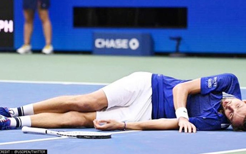 Medvedev lý giải màn ăn mừng gây sốc khi hạ Djokovic