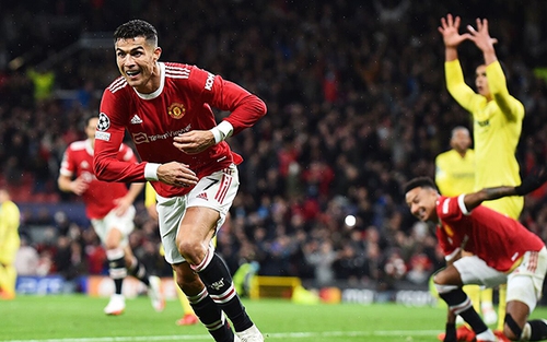 Bóng đá hôm nay 30/9: Ronaldo lập loạt kỷ lục C1. Van de Beek tức giận với Solskjaer