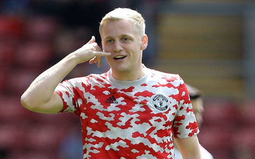 Tin bóng đá MU 9/9: MU lật kèo Van de Beek. Ronaldo ra mắt trận gặp Newcastle?