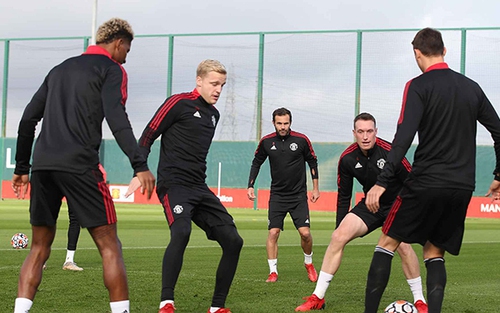MU: Ai sẽ giúp Solskjaer giải quyết cuộc khủng hoảng hàng thủ?