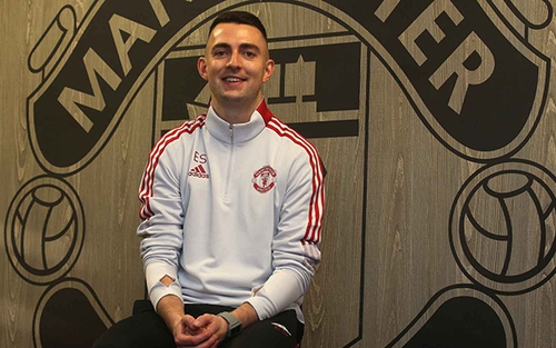 Tin MU 23/12: MU công bố hợp đồng mới, Rangnick ngăn Dalot tới Roma