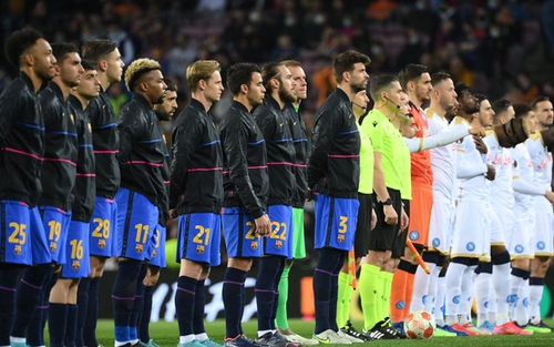 Fan Barca vẫn không chấp nhận được việc phải chơi ở Europa League