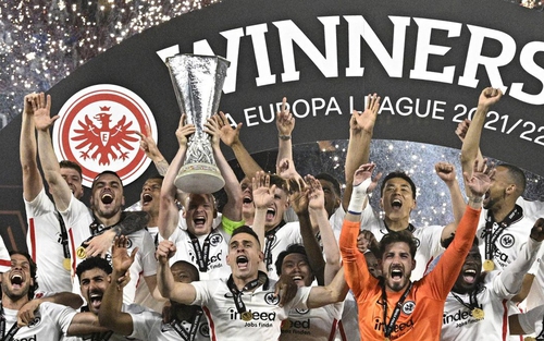 Frankfurt vô địch Europa League sau loạt đá 11m cân não