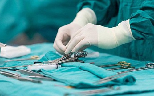 Từ 3 vết bớt nhỏ như nốt ruồi son, bé gái đột ngột sưng đùi rồi liệt và teo luôn chân: Bác sĩ cảnh báo căn bệnh cực kỳ nguy hiểm