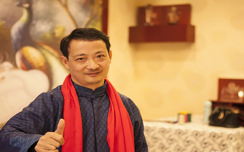 'Vua sườn xám' Trung Quốc: Vượt khiếm khuyết, 'trở mình' thành tỷ phú, cả đời chưa một lần than thở, chìa khoá lập kì tích dựa vào 2 chữ