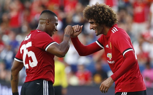 Người hâm mộ kinh ngạc với 'siêu phẩm' của Antonio Valencia cho M.U