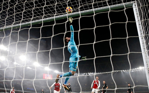 TIN HOT M.U 3/12: De Gea cân bằng kỷ lục ở Premier League. Tottenham ra giá Danny Rose