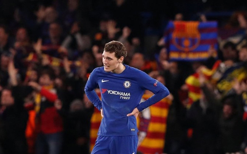 Fabregas bị chỉ trích nặng nề trong tình huống dẫn tới bàn thắng của Messi