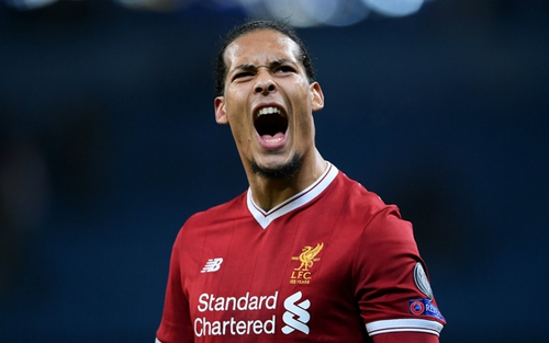 Virgil van Dijk bất ngờ chỉ trích người Anh sau trận thua của Liverpool