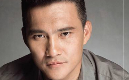Công Vinh mang 'thần chết', hợp đồng chuyển nhượng vào trong tự truyện