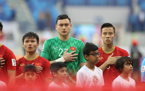 Buriram ‘dọn chỗ’ cho Xuân Trường, cầu thủ xuất ngoại nên có đội ngũ đi cùng