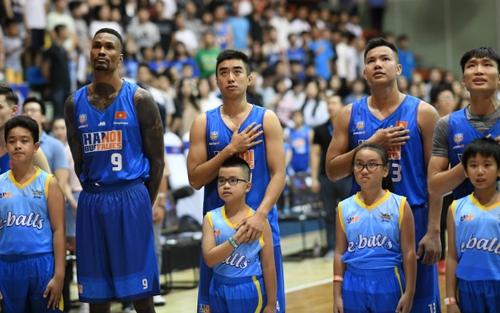 Road to playoffs: Hanoi Buffaloes: Hành trình gian nan của 'quả bom nổ chậm'