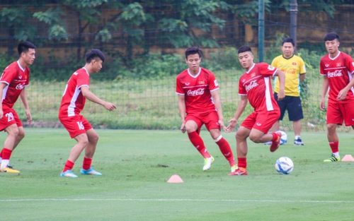 HLV Park Hang Seo lo ngại AFF Cup bị dàn xếp tỷ số, ông Hải 'lơ' lo cho U19 Việt Nam