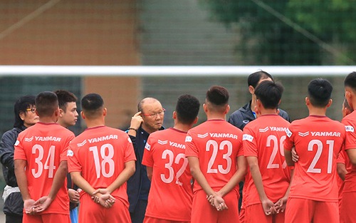 Bóng đá Việt Nam hôm nay: Tiền đạo U22 Việt Nam học ngoại binh. TPHCM chia tay HLV Hàn Quốc